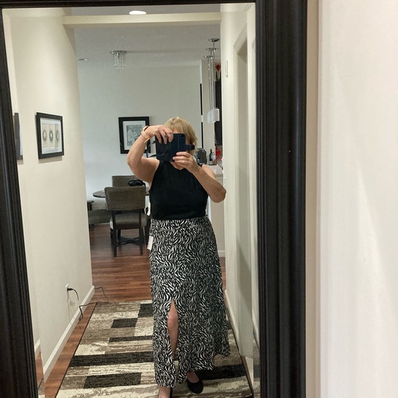 Nine West skirt, black and white Animal print, size Large maxi - Picture 10 of 10